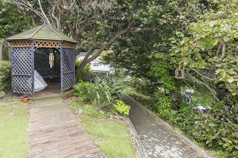 Photo of property in 9 Lerwick Terrace, Melrose, Wellington, 6023