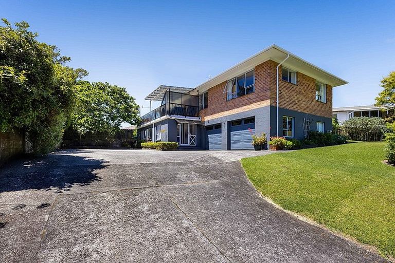 Photo of property in 39 Awanui Street, Merrilands, New Plymouth, 4312