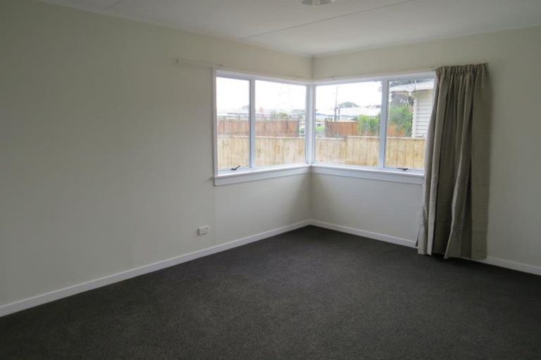 Photo of property in 26 Paritutu Road, Spotswood, New Plymouth, 4310