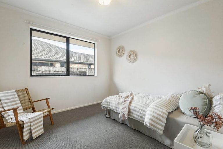 Photo of property in 29 Hugh Green Drive, Pinehill, Auckland, 0632