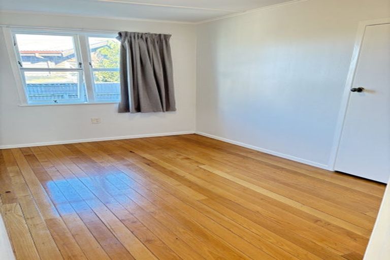 Photo of property in 509 Huia Street, Camberley, Hastings, 4120