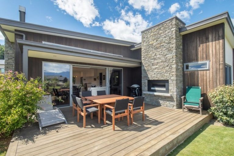 Photo of property in 5 Edgewood Place, Wanaka, 9305