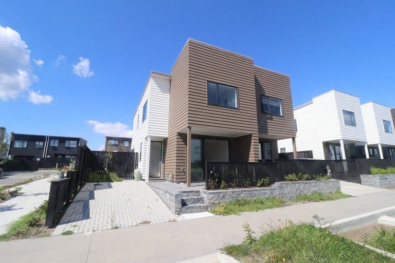 Photo of property in 34 Hobsonville Point Road, Hobsonville, Auckland, 0616