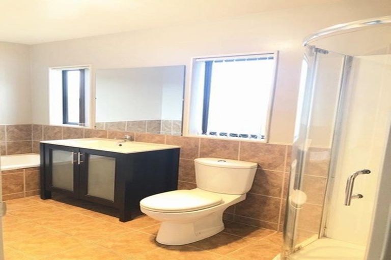 Photo of property in 160 Keri Vista Rise, Papakura, 2110