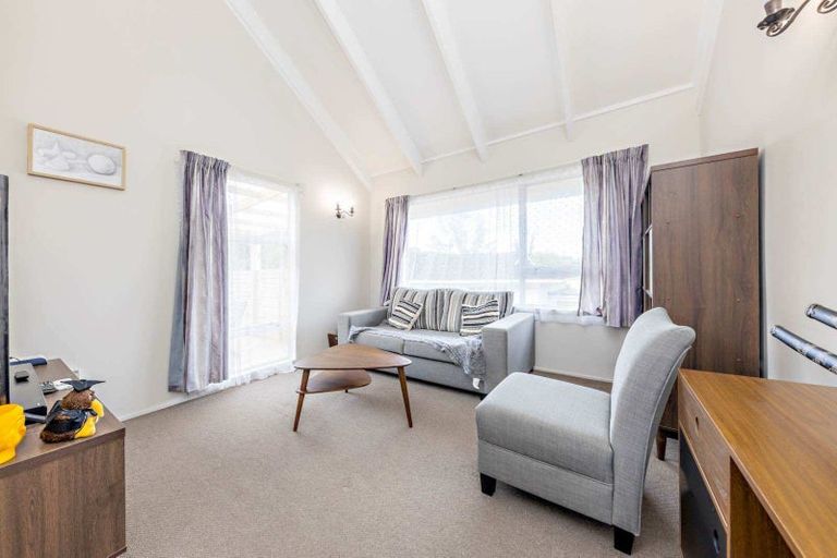 Photo of property in 1/21 Simon Ellice Drive, Bayview, Auckland, 0629