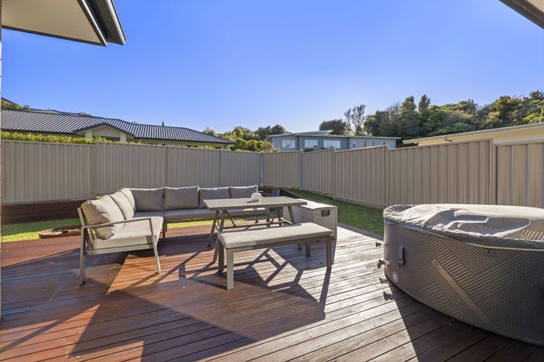 Photo of property in 4 Fern Lane, Whalers Gate, New Plymouth, 4310