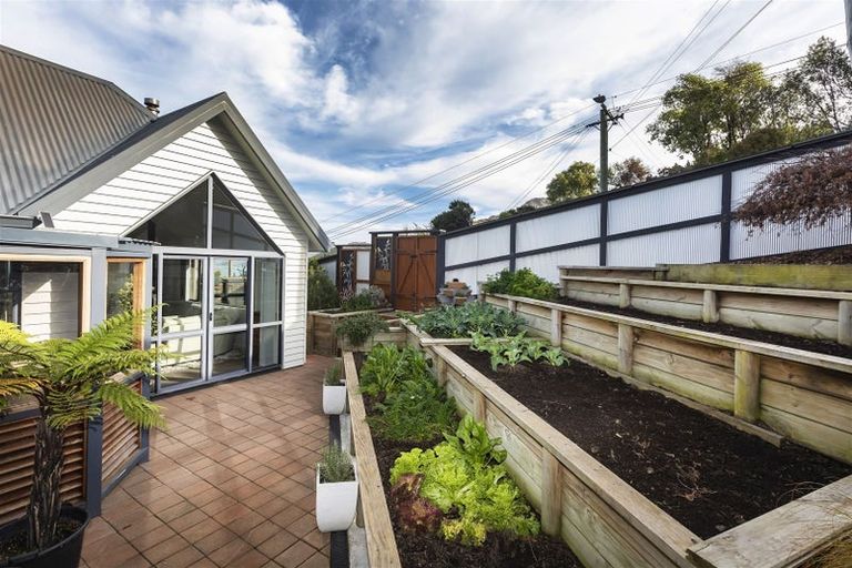 Photo of property in 26 Cornwall Road, Lyttelton, 8082