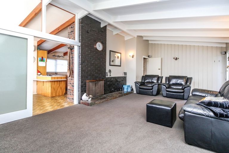 Photo of property in 3 Crompton Road, Massey, Auckland, 0614