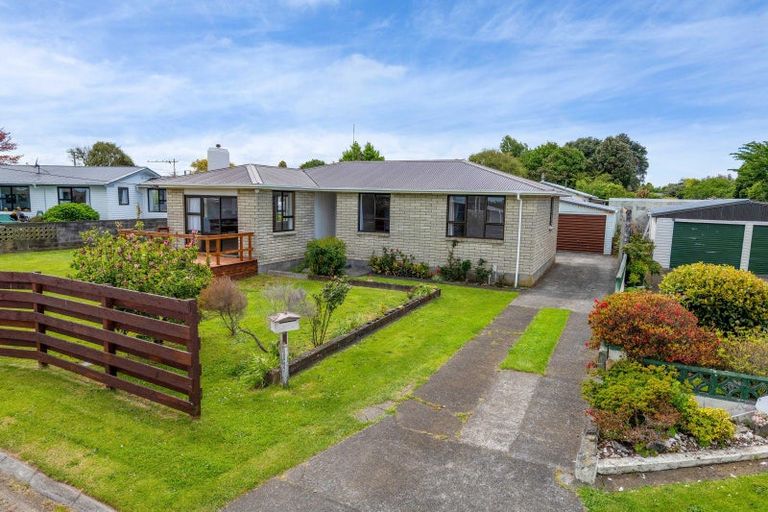 Photo of property in 72 Reid Avenue, Hawera, 4610