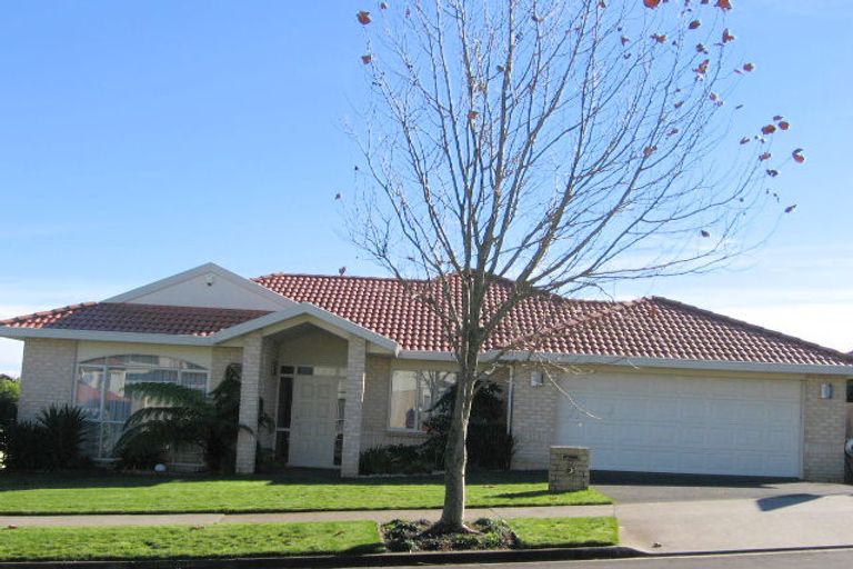 Photo of property in 47 John Brooke Crescent, East Tamaki Heights, Auckland, 2016