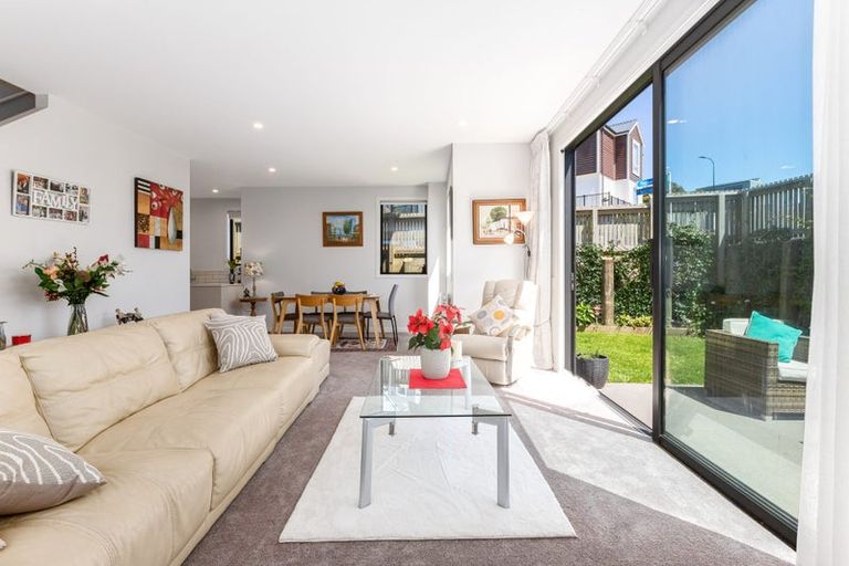 Photo of property in 2 Skysail Lane, Whitby, Porirua, 5024