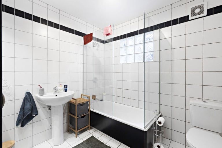 Photo of property in 80 Farnham Street, Mornington, Wellington, 6021