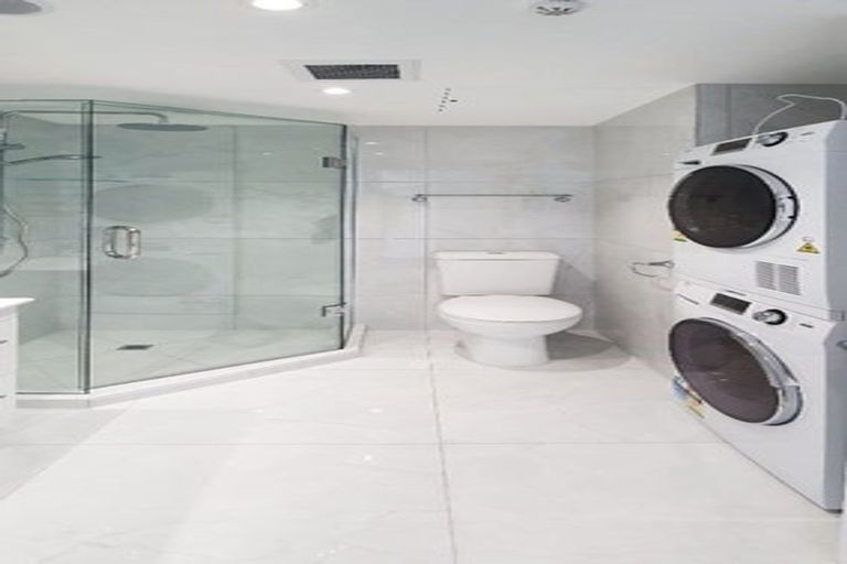 Photo of property in 2/8b Rugby Road, Birkenhead, Auckland, 0626