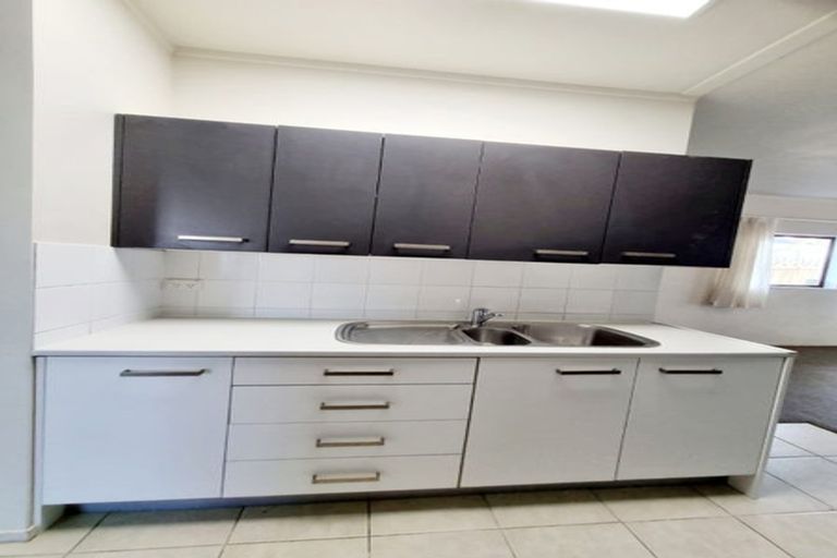Photo of property in 8 Park Estate Road, Rosehill, Papakura, 2113