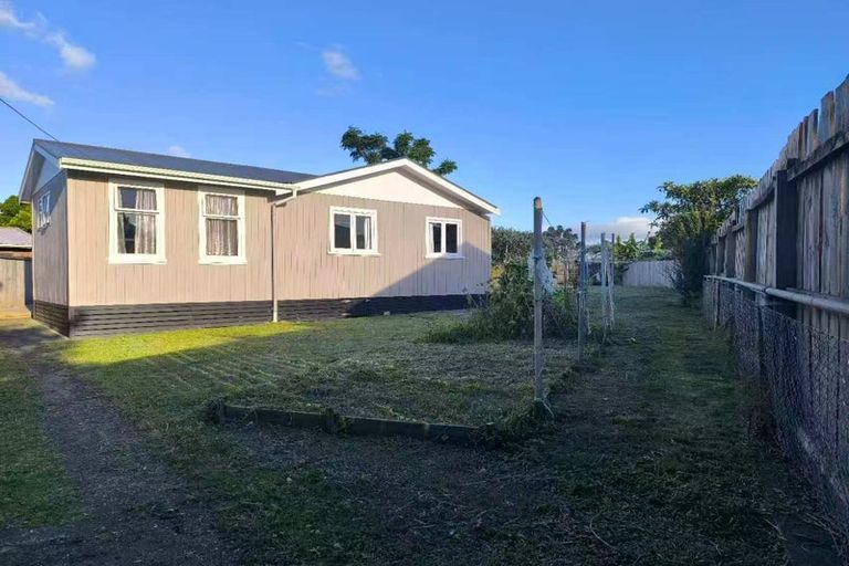 Photo of property in 147 Bruce Mclaren Road, Henderson, Auckland, 0612