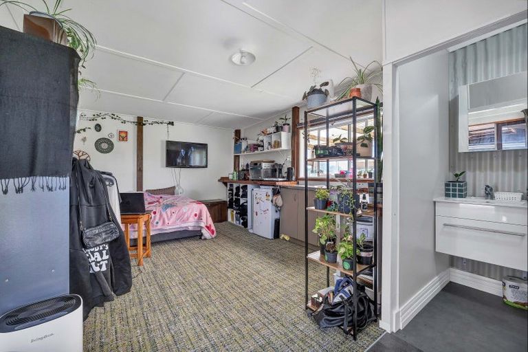 Photo of property in 225 Bridge Street, Eltham, 4322