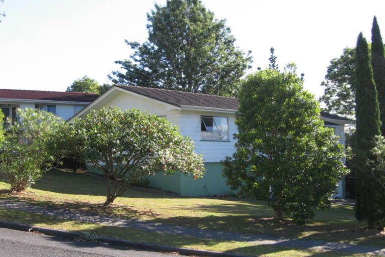 Photo of property in 4 Squirrel Lane, Browns Bay, Auckland, 0630