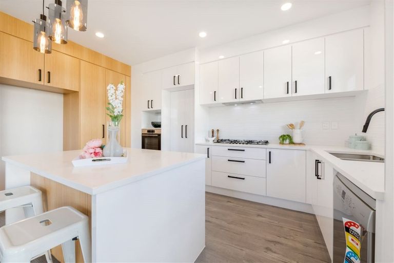 Photo of property in 70 Hughs Way, Flat Bush, Auckland, 2019