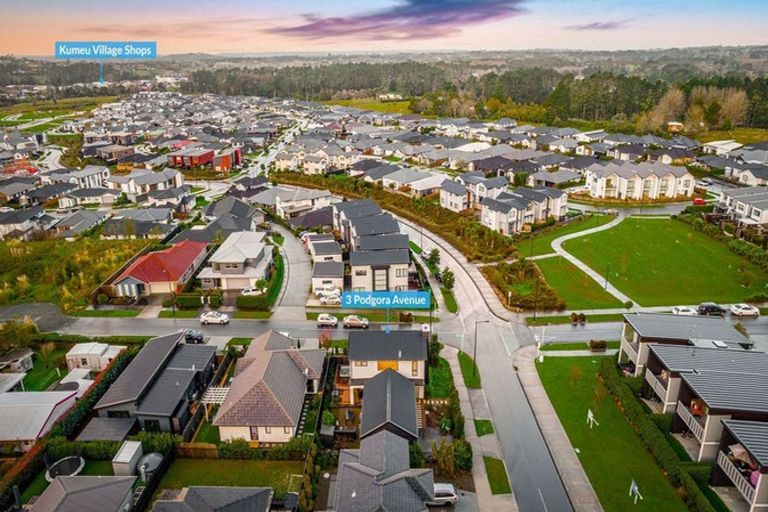 Photo of property in 3 Podgora Avenue, Kumeu, 0810
