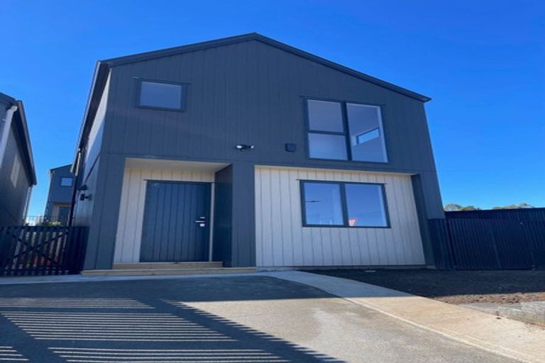 Photo of property in 77 Taukahiwi Road, Pukekohe, 2120