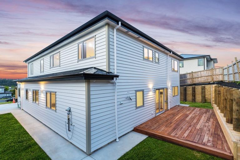 Photo of property in 10 Vino Cina Heights, Ranui, Auckland, 0612