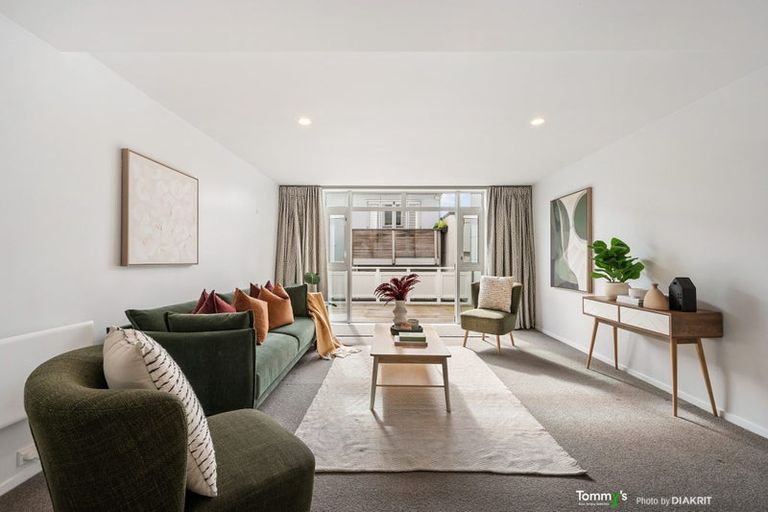 Photo of property in Victoria Villas, 43/35u Pirie Street, Mount Victoria, Wellington, 6011