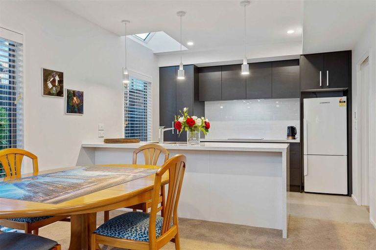 Photo of property in 64 Merivale Lane, Merivale, Christchurch, 8014