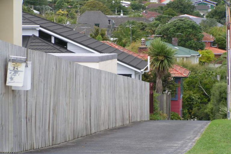 Photo of property in 24a Onepoto Road, Hauraki, Auckland, 0622