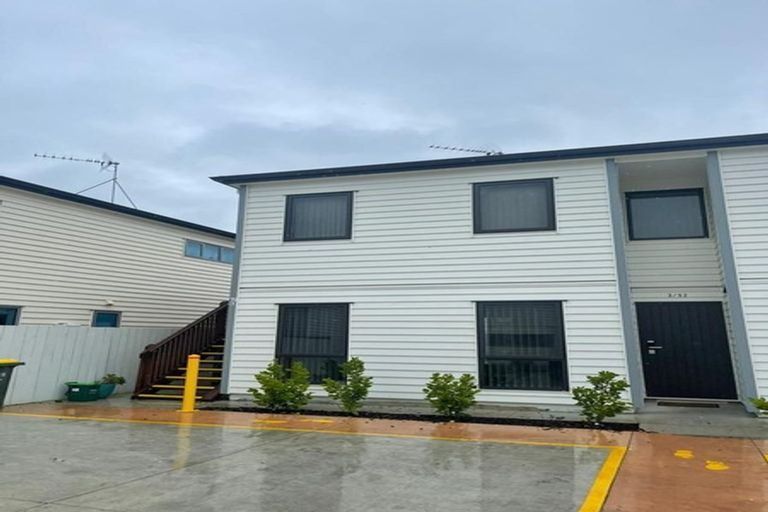 Photo of property in 4/50 Manuroa Road, Takanini, 2112