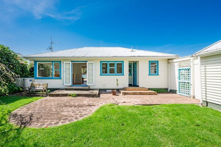 Photo of property in 37 Hillcrest Road, Raumati South, Paraparaumu, 5032