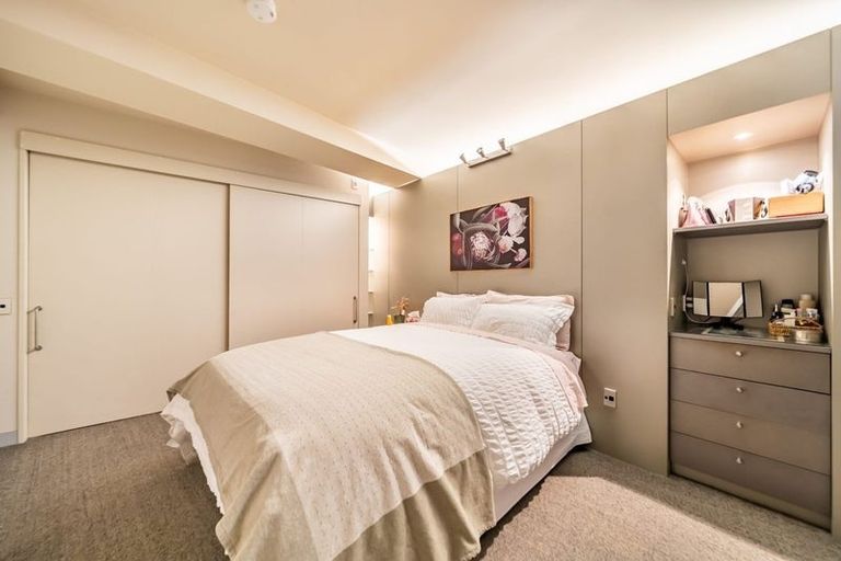 Photo of property in Gerondis Bldg Apartments, 206/60 Willis Street, Wellington Central, Wellington, 6011