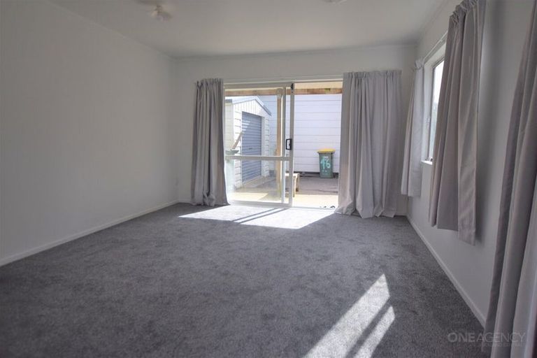 Photo of property in 46 Hindmarsh Street, Henderson, Auckland, 0612