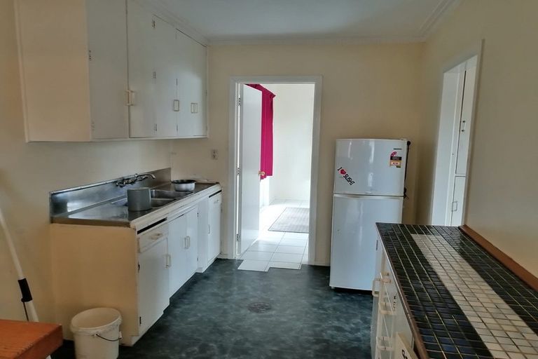 Photo of property in 3170 Great North Road, New Lynn, Auckland, 0600