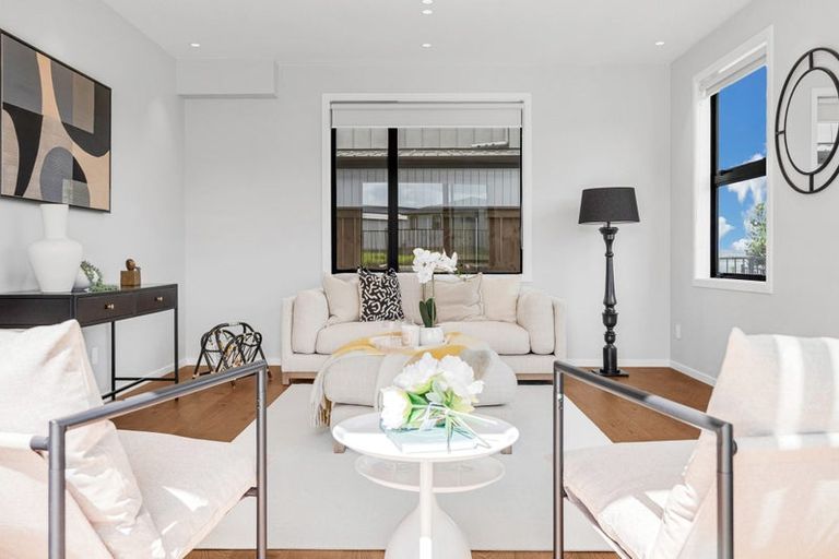 Photo of property in 2 Picnic Point Road, Hobsonville, Auckland, 0616