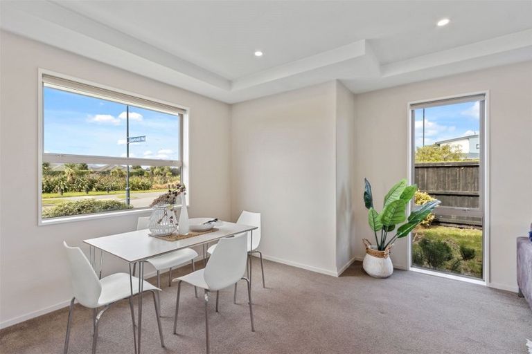 Photo of property in 33 Mackinder Drive, Wigram, Christchurch, 8042