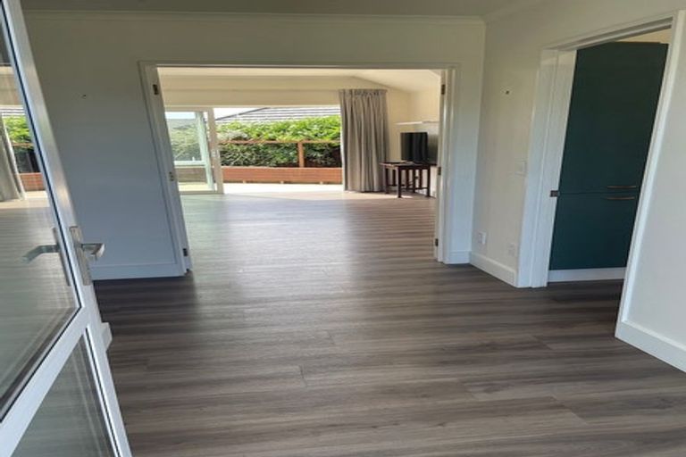 Photo of property in 2 Taranui Way, Paraparaumu Beach, Paraparaumu, 5032