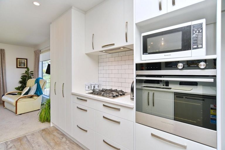 Photo of property in 1 Glenbarr Lane, Broomfield, Christchurch, 8042