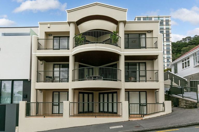 Photo of property in 15/22u Oriental Terrace, Oriental Bay, Wellington, 6011