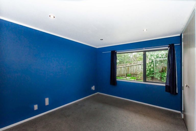 Photo of property in 11 Hicks Crescent, Waikanae Beach, Waikanae, 5036