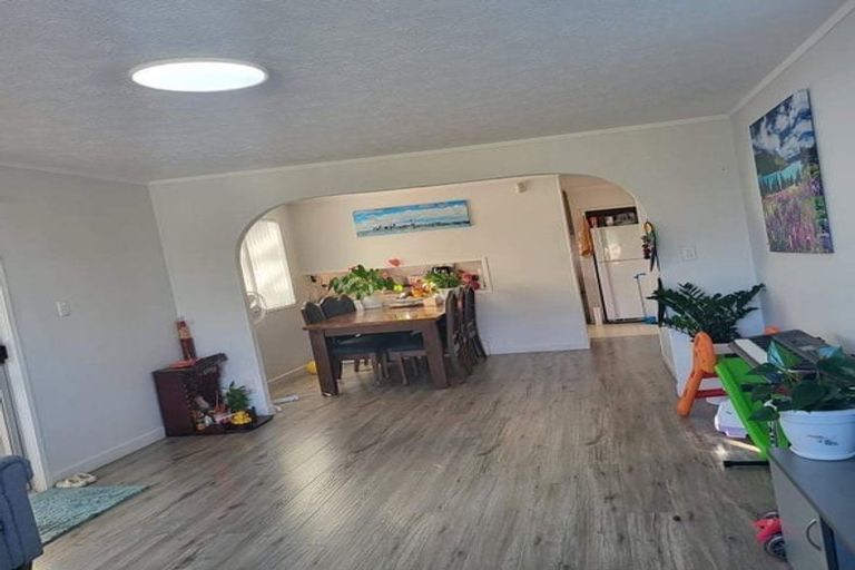 Photo of property in 5 Lismore Place, Papatoetoe, Auckland, 2025