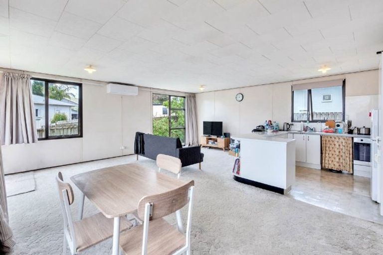 Photo of property in 39 Dellwood Avenue, Henderson, Auckland, 0612