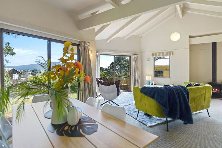 Photo of property in 19 Napier Grove, Waikanae Beach, Waikanae, 5036