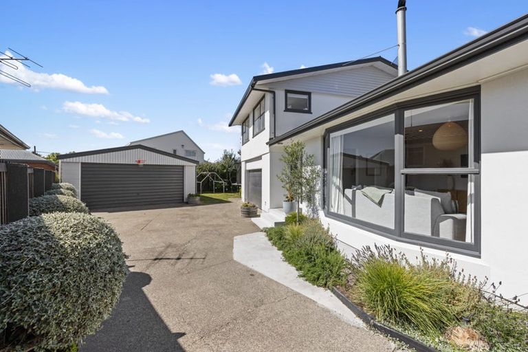 Photo of property in 21 Woodstock Place, Russley, Christchurch, 8042