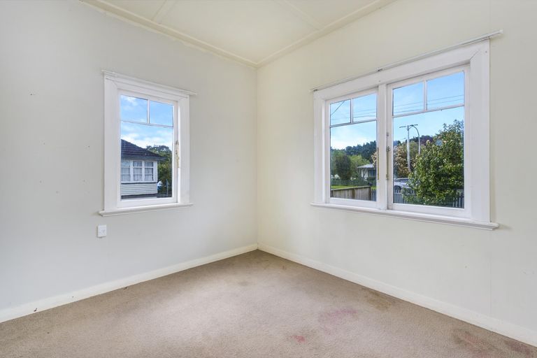 Photo of property in 10 Kahikatea Drive, Kinloch, Taupo, 3377