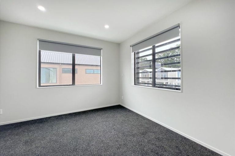 Photo of property in 16 Yellow Pear Lane, Karaka, Papakura, 2113
