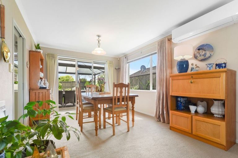 Photo of property in 21 Merlin Close, Huntington, Hamilton, 3210