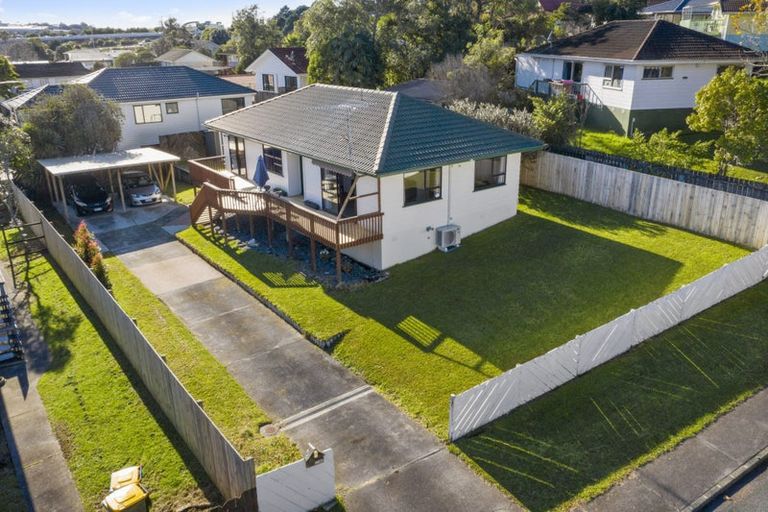 Photo of property in 8 Santiago Crescent, Unsworth Heights, Auckland, 0632