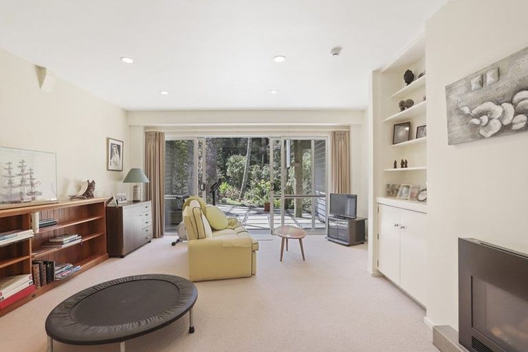 Photo of property in 20 Rangiwai Road, Titirangi, Auckland, 0604