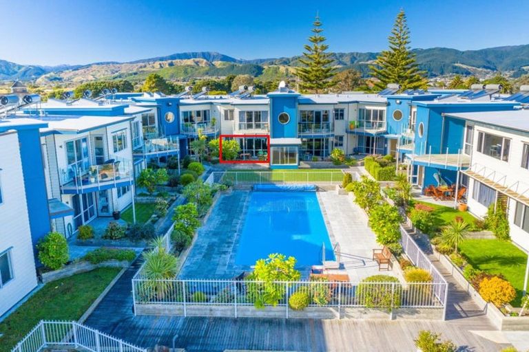 Photo of property in 4-u7 Seaview Road, Paraparaumu Beach, Paraparaumu, 5032
