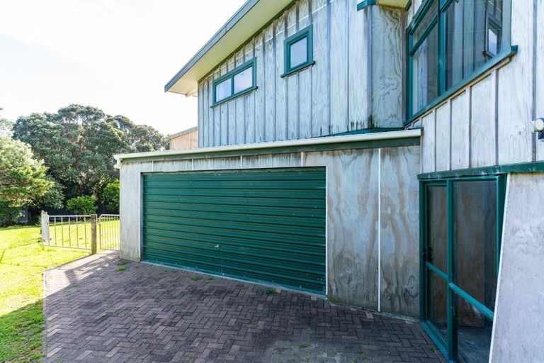Photo of property in 4 Sea View Road, Baylys Beach, Dargaville, 0377